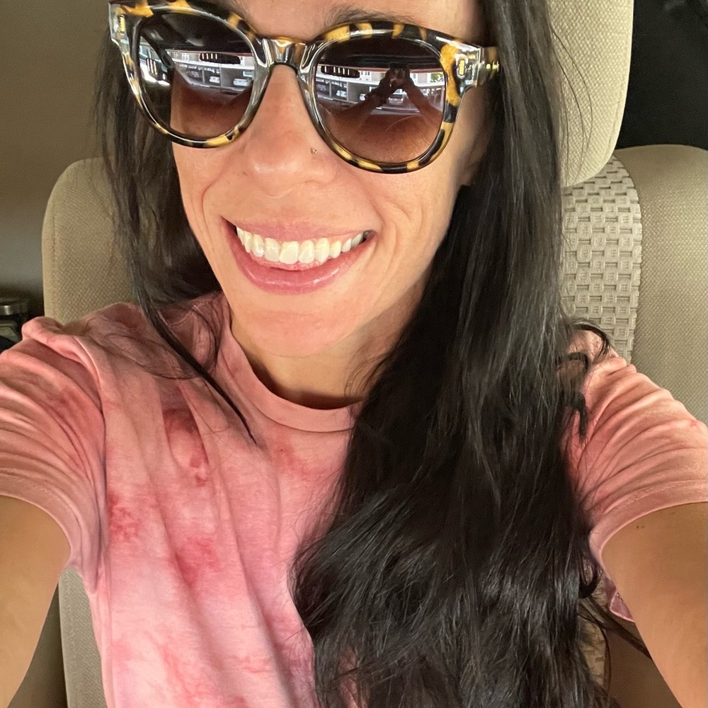 Meet your Posher, Crystal